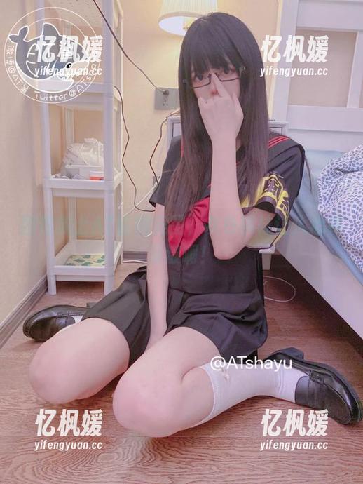 图包放上AT鲨的美图，灰色裤袜让人心神荡漾啊！
