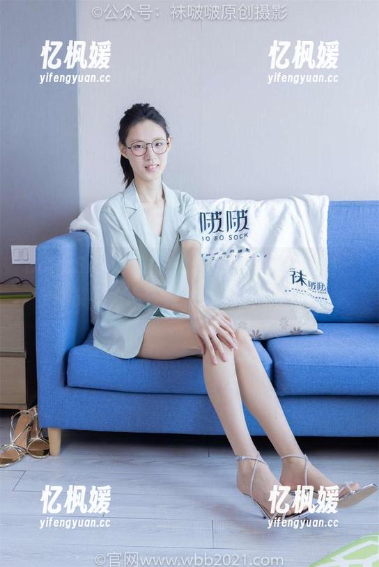 BoBoSocks袜啵啵-小甜豆 BoBoSocks袜啵啵 - 小甜豆婚纱套图,谁能不为这优雅无敌的身影停留?