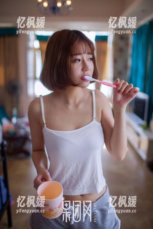 GIRLT果团网-通灵儿 GIRLT果团网 - 还记得通灵儿那组黑色写真吗?全套急需补课!