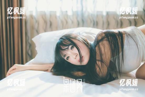 GIRLT果团网-龚玥菲 GIRLT果团网 - 龚玥菲和她的网袜,高清图片真是…你们懂的!