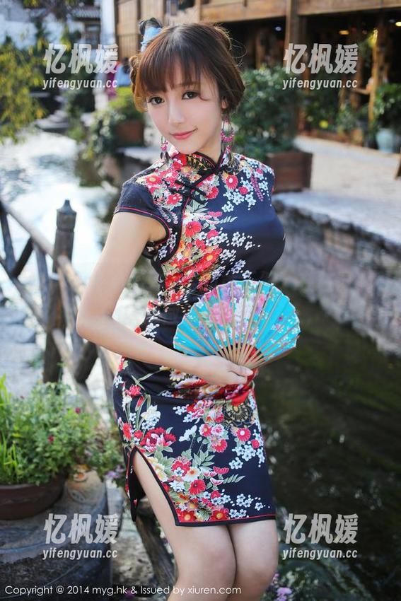 MyGirl美媛馆 - 学姐黄乐然：在校园的懒散时光精选