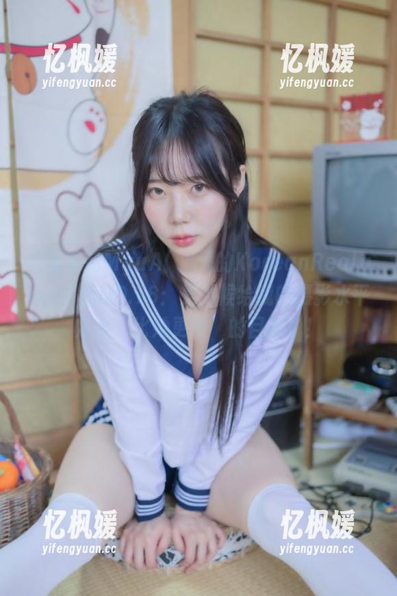 当我看完MyuA(뮤아)的KoreanRealgraphicNO.18：是时候给我的摄影水平定个‘比她更差’的目标了！