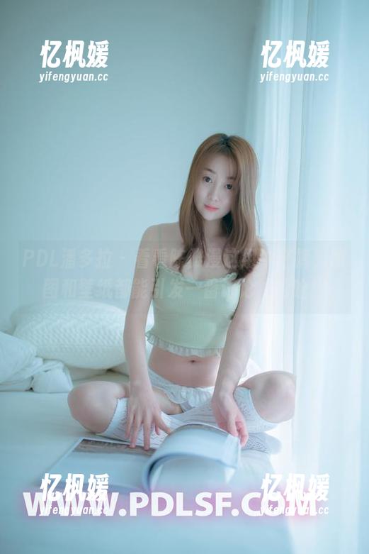 PDL潘多拉-陈雅漫 PDL潘多拉 - 看看陈雅漫这组牛仔裤,原图和壁纸都能引发一番讨论,哈哈!