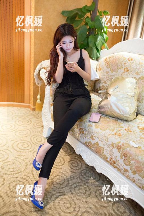 TuiGirl推女郎-何何夕 TuiGirl推女郎 - 这组丝袜写真,何何夕的图片搭配,竟让人有些意犹未尽。