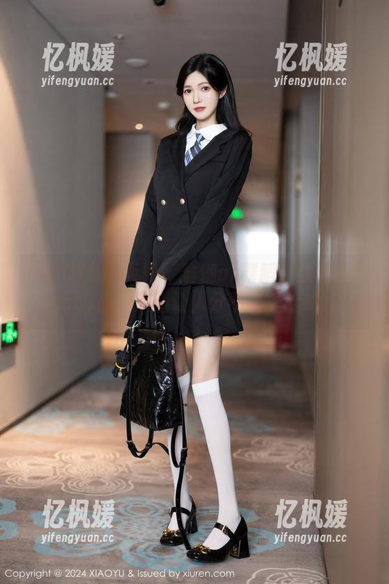 XIAOYU语画界-徐莉芝Booty XIAOYU语画界 - 瑜伽or舞蹈?徐莉芝Booty最新原图让人分不清,哈哈!