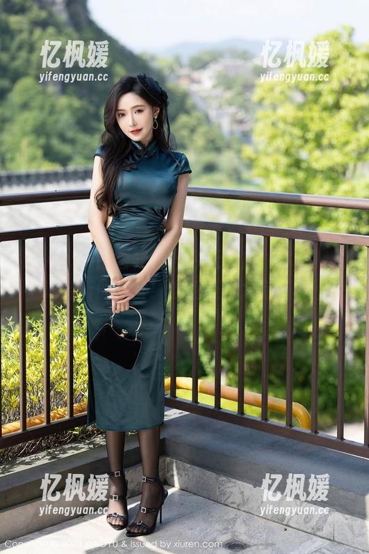 XIAOYU语画界 - 从今天开始，牛仔裤是沐若昕的法宝！这组美图太有范了！
