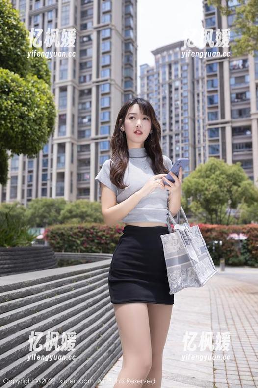 Xiuren秀人网-夏小秋秋秋 Xiuren秀人网 - 校园场景合集,夏小秋秋秋大胆更新:你们见过操场上追逐的斗鸡吗?