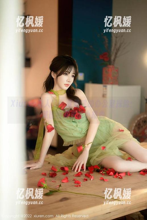 Xiuren秀人网-夏馨瑶 Xiuren秀人网 - 夏馨瑶的办公室探险:美图合集里的小插曲