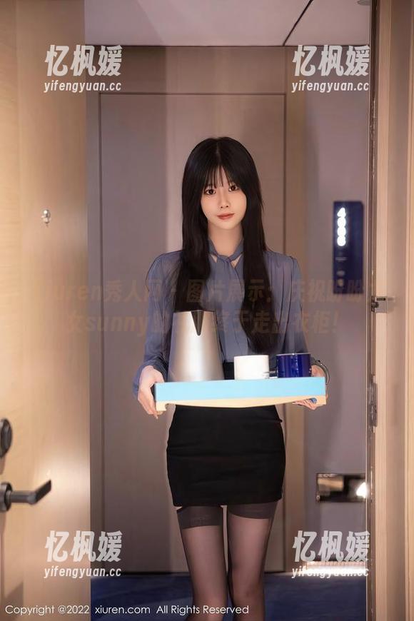 Xiuren秀人网-盼盼龙女sunny Xiuren秀人网 - 图片展示:庆祝盼盼龙女sunny的礼服终于走出衣柜!