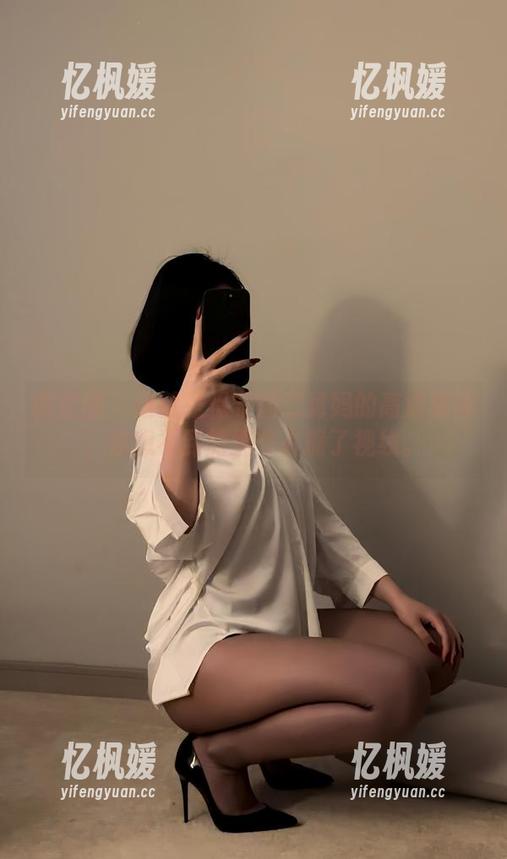 微密圈 - 这就是保守的二舅妈的高清棉袜，你想不到的细节占据了视线。