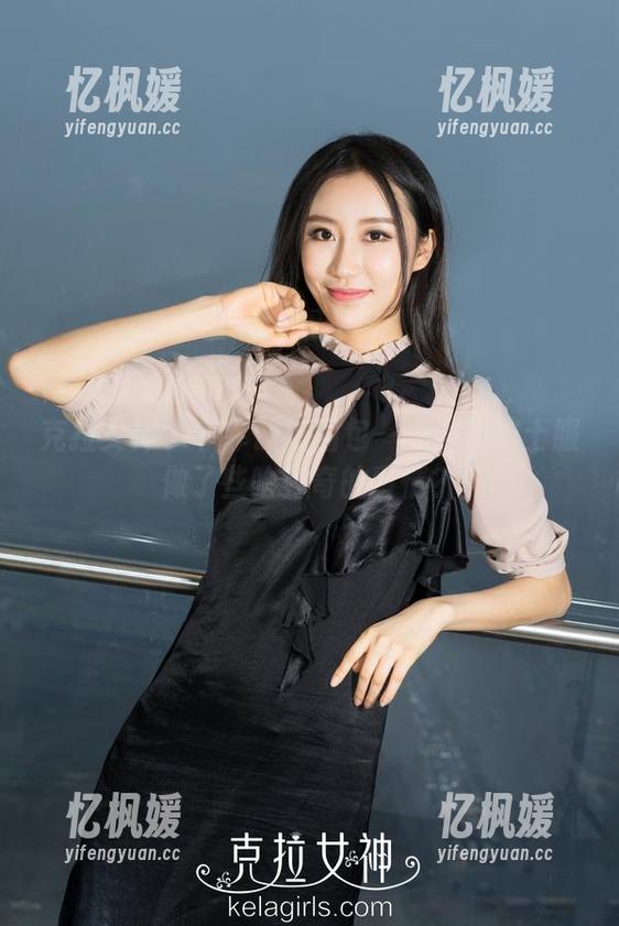 克拉女神-菲菲 克拉女神 - 菲菲最新图包——她用护士服做了些啥神奇的事情?