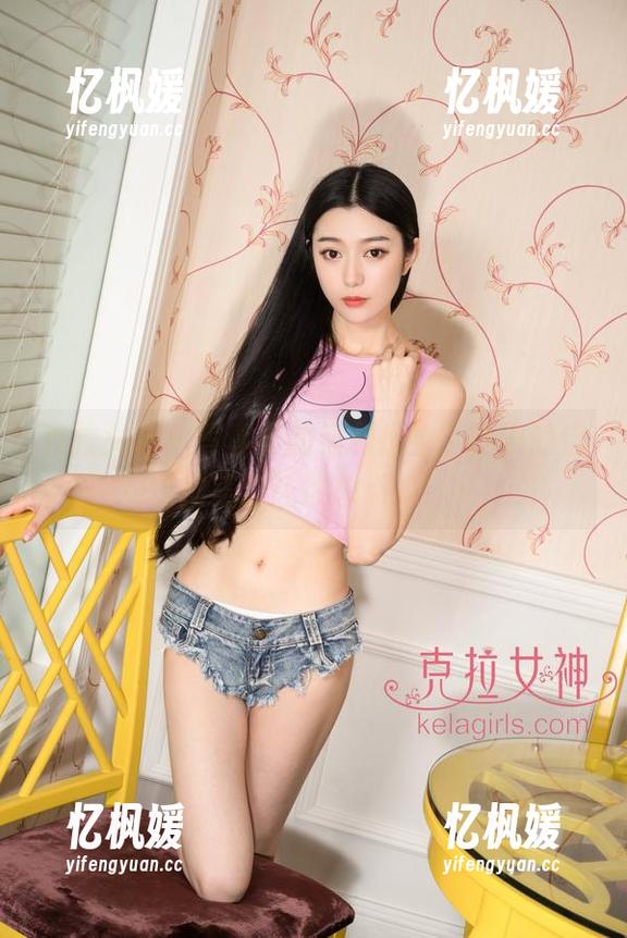 克拉女神-钟淇 克拉女神 - 写真界的福利担当,钟淇的自拍美到让你想点赞!