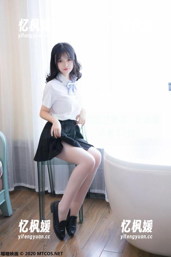 有些照片可能会干扰你的注意力，比如喵糖映画的酥胸爆乳，不拍不行啊！
