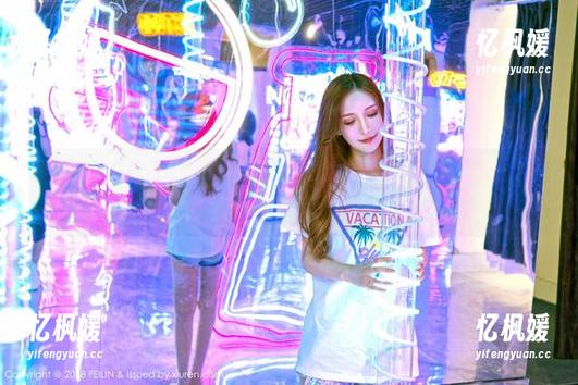 嗲囡囡 - 在线邂逅SiByl李思宁，图片中的温柔让人想发一个“哦”的感叹。