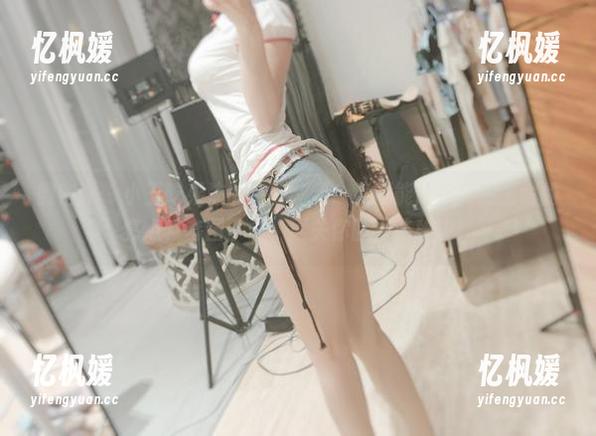 小玉吃果冻 微密圈 - 小玉吃果冻的浴室秘籍:能不能让你找到生命的亮点?套图下载,事关你的干洗秘诀!