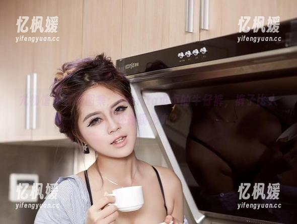 尤物馆 - 在线图集：Amrita贞贞的牛仔裤，裤子比人还抢镜怎办？