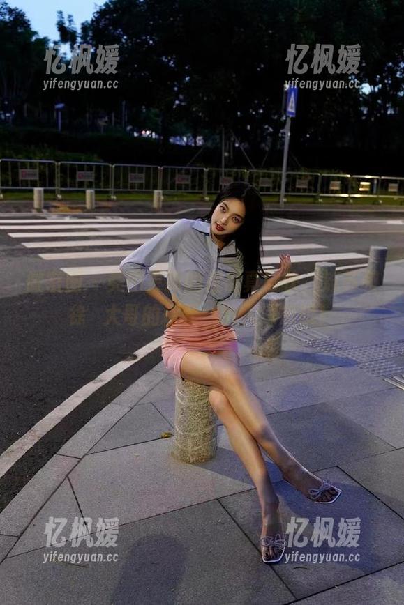 微密圈 - 美图更新的速度真够快，流苏和徐珺大哥的搭配，引人深思哦！