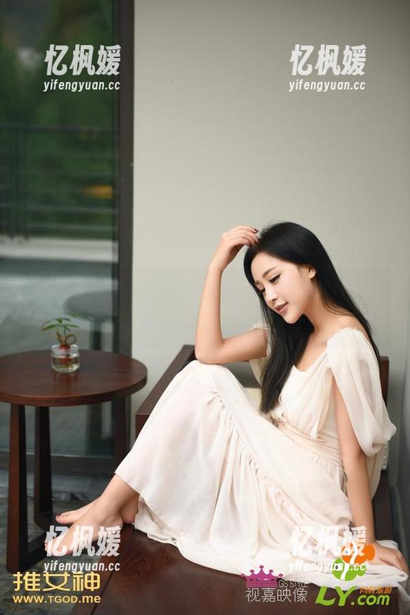 推女神-黄可christine 推女神 - 高清图集里的黄可christine,网袜效果满分,滑进去吧!