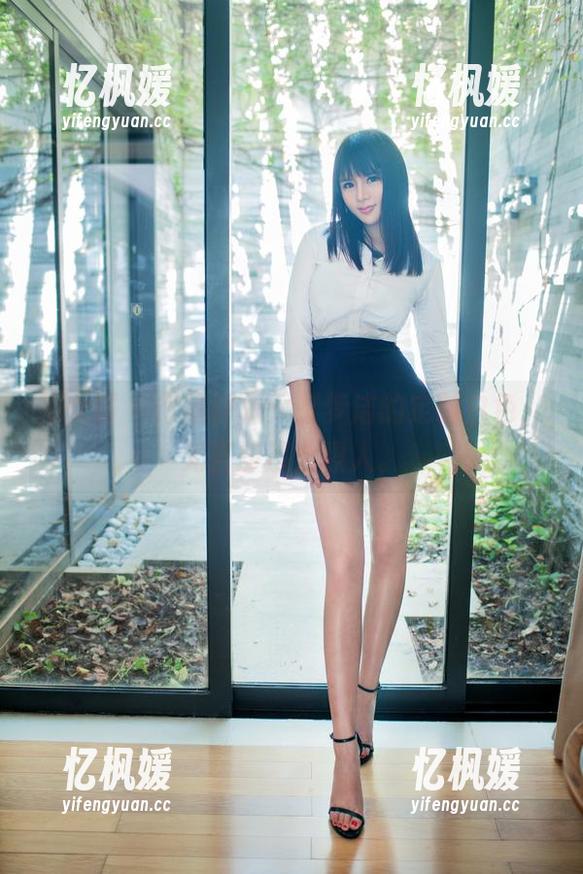 推女郎-赵梦洁 推女郎 - 作品评析:赵梦洁的定制白色,无言却那么撩人。