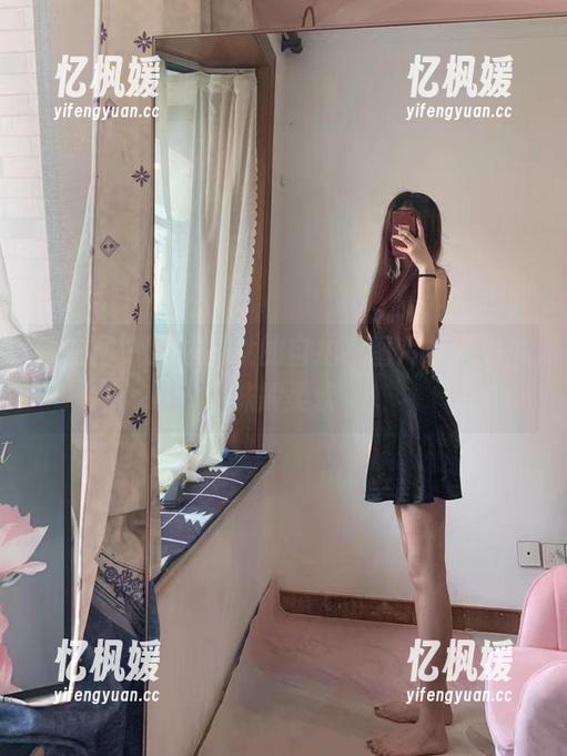 微密圈 - 提袜少女的自拍，图片精选如绒袜般柔软