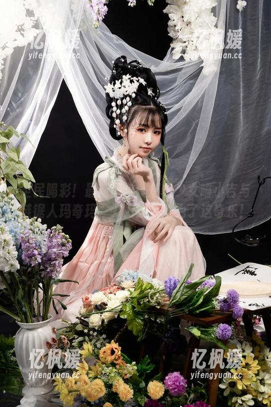 爆机少女喵小吉 全民喝彩!最新图包:爆机少女喵小吉与链锯人玛奇玛,刀刀进步就为了这奇乐!