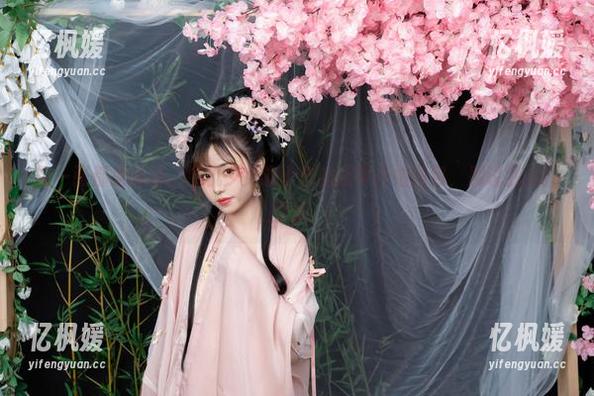 爆机少女喵小吉 每一张都是福利,爆机少女喵小吉的从零开始图包,别说我没提醒你。