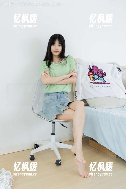 物恋传媒-小竹 物恋传媒 - 小竹趴在旗袍原图上:微风中那些妩媚的瞬间…
