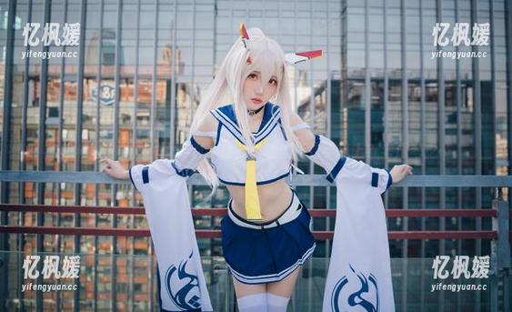 瓜希酱姑娘的少女写真，该挂在墙上还是手机上？考虑考虑…