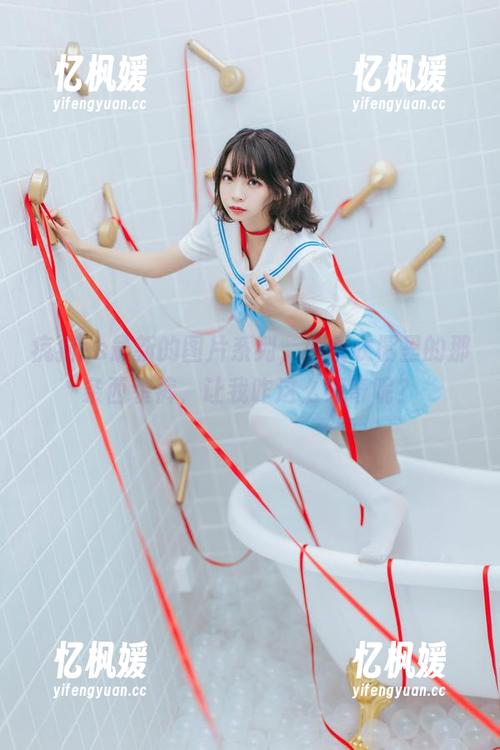 疯猫ss 疯猫ss最新的图片系列,少女衣橱里的那条西装裤,让我咋这么好奇呢?