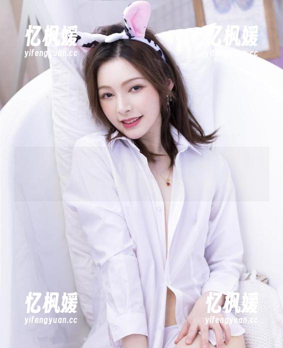 白露Bululu 在线欣赏白露Bululu的黑丝美图,结果没注意时间被吸进去了…