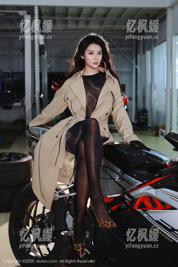 秀人网 - 在线检测：Olivia童安琪的灰丝高清问世，新认知“灰丝不仅是色彩”。
