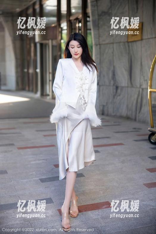 秀人网-刘婷婷 秀人网 - 刘婷婷——不止自拍,图包精选每一刻的真实