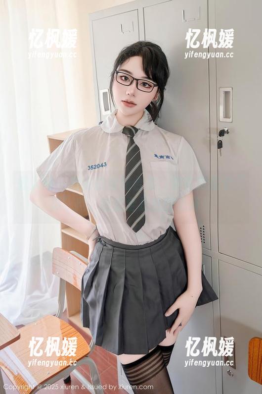 秀人网-唐安 秀人网 - 唐安的丝袜合集:其实我是个“脚”控,这里全是我的选择!