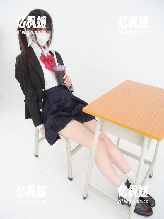 紧急企划-小恩 紧急企划 - 小恩优等生美图合集——进击的图书馆女神,快来围观这“知识”与“颜值”并存的奇迹!