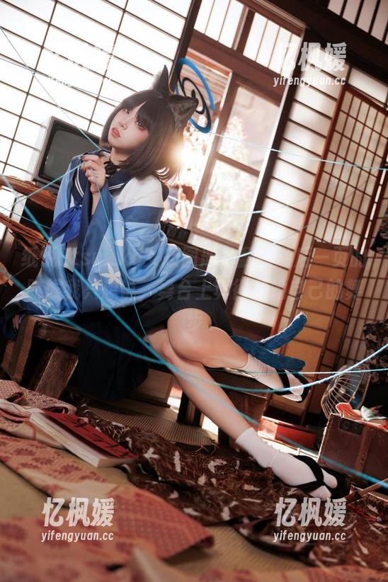 纸悦Etsu_ko女孩图册，翻到最后一页的时候我只想说，舞台上真得是她自己的舞步