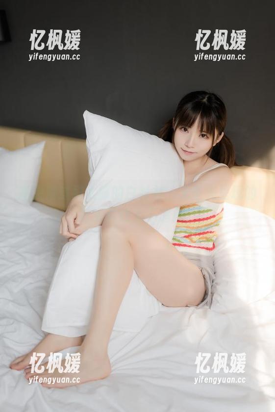 绮太郎 指尖滑过绮太郎的白衬衫,无圣光呈现的真实真让人不适应。