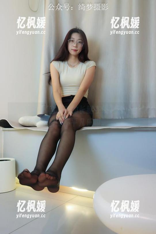 绮梦摄影-小艺 绮梦摄影 - 当小艺的长腿在线晃动,合集里的不平凡乐趣。