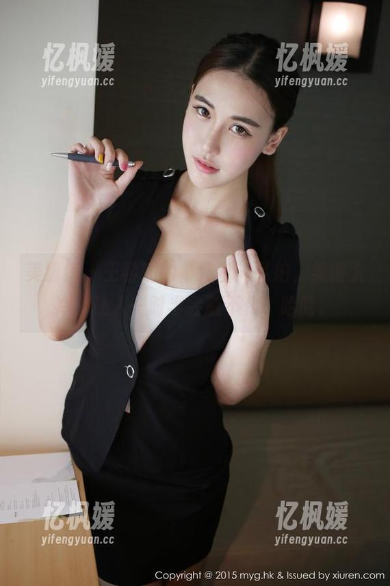 美媛馆-王馨瑶 美媛馆 - 王馨瑶的“纯白”私拍,美得太冷,让人一时半会融不化,哈哈。