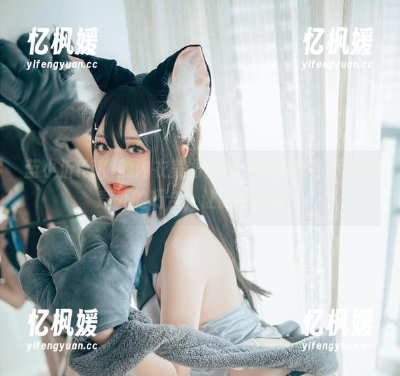 蓝小沂KiKi 蓝小沂KiKi的内衣美图更新,不知道会不会有意外的巧合,让我也沦陷。