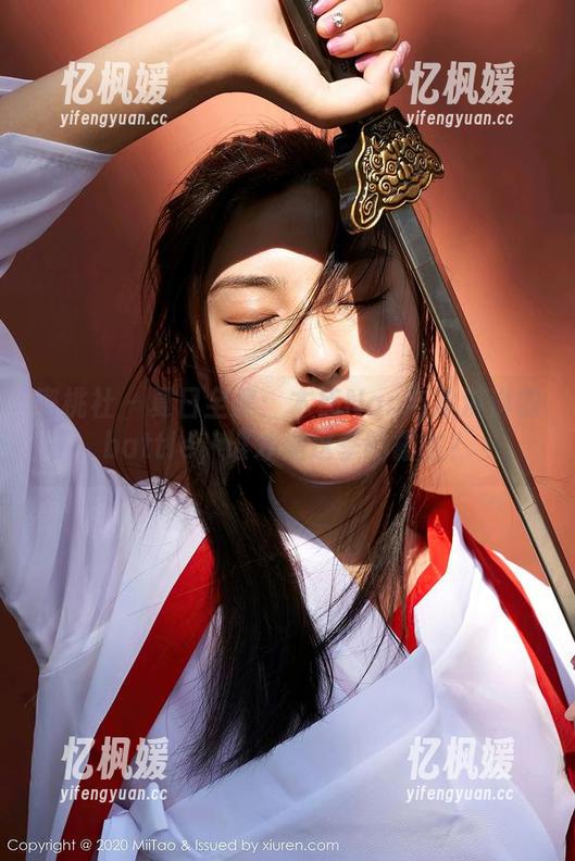 蜜桃社-木楠Nan 蜜桃社 - 夏日全集:木楠Nan与冰淇淋的battle,谁才是这季的霸主?