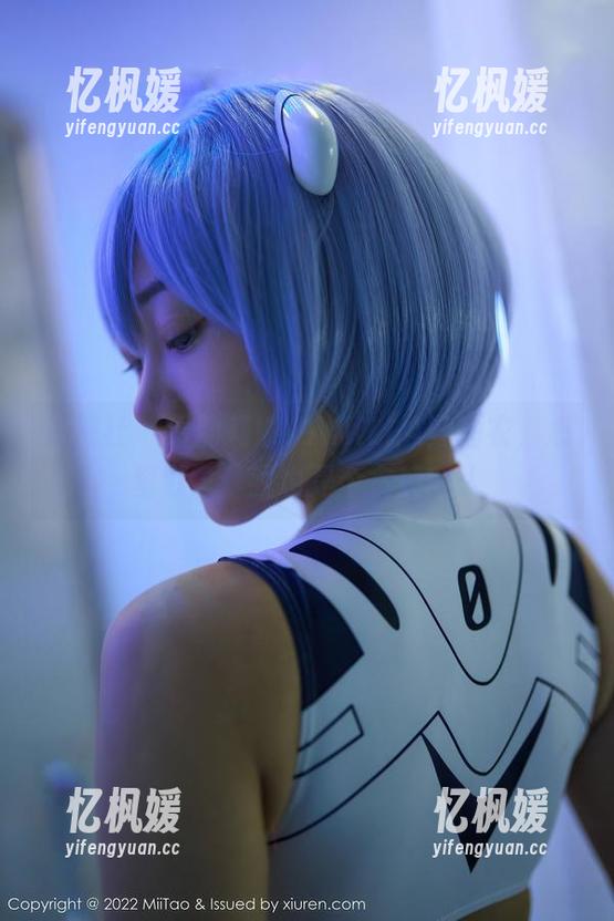 蜜桃社-韵莉娜VANILLA 蜜桃社 - 看韵莉娜VANILLA穿睡衣,心里默念:我也是个贪婪的人