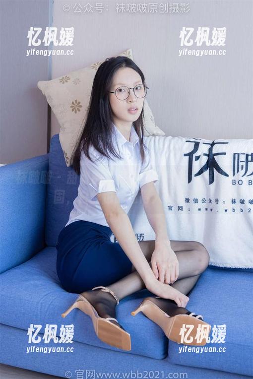 袜啵啵-甜甜圈 袜啵啵 - 甜甜圈私房图包新气象:脚尖加固,白丝也能迷得人不行!