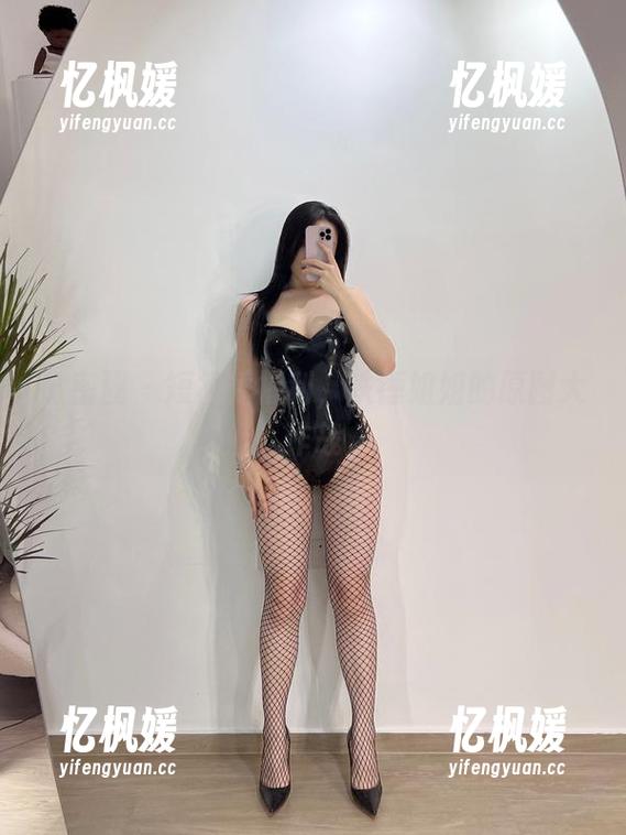 微密圈 - 短裙秀福利，铁锤姐姐的原图大作战