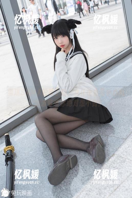 雪琪SAMA 雪琪SAMA的镜子前,女仆也会有小心机,这波可爱你绝对想不到!