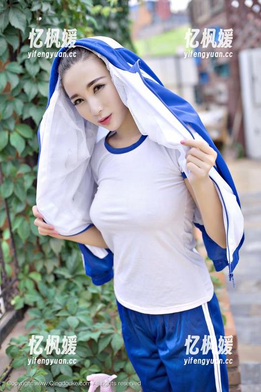 青豆客-王乔恩Abby 青豆客 - 照片里女仆忙活,王乔恩Abby你这是要开咖啡厅吗?