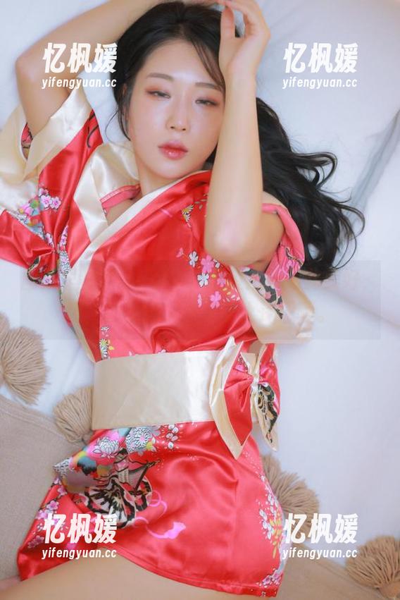图集里的韩国CoCo，渴望从未如此美好，哦，那曲线，真是让人深思啊。