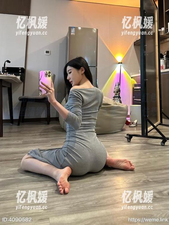 微密圈 - 吧唧一口，黎允熙baby的红色蕾丝清纯妹子，福利原图太美，忍不住想多看几眼！