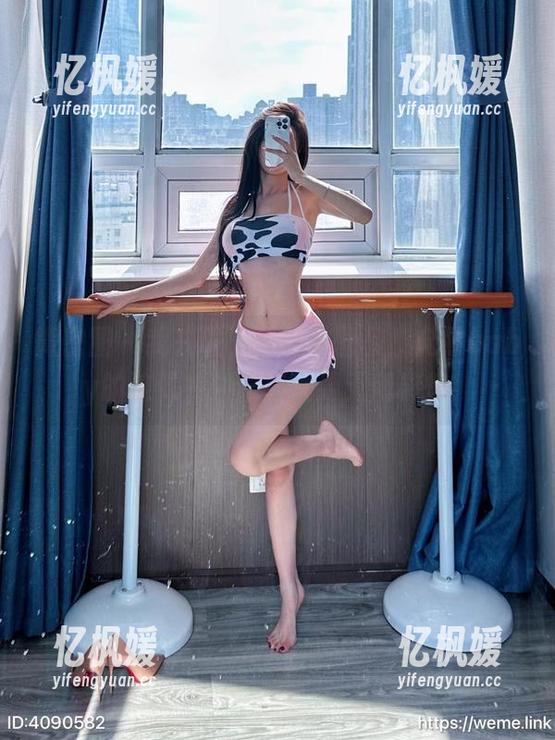黎允熙baby 微密圈 - 我来啦,带着美图和黎允熙baby的连体衣,分享就要无所畏惧!